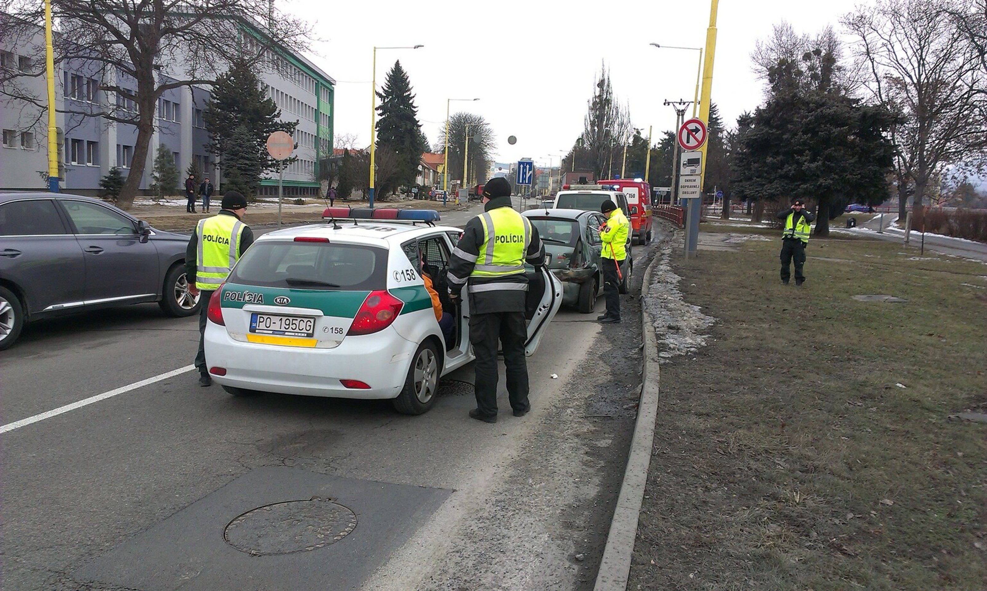 V Prešove sa zrazili dve autá. V jednom sedela opitá dcéra, v druhom jej opitá matka