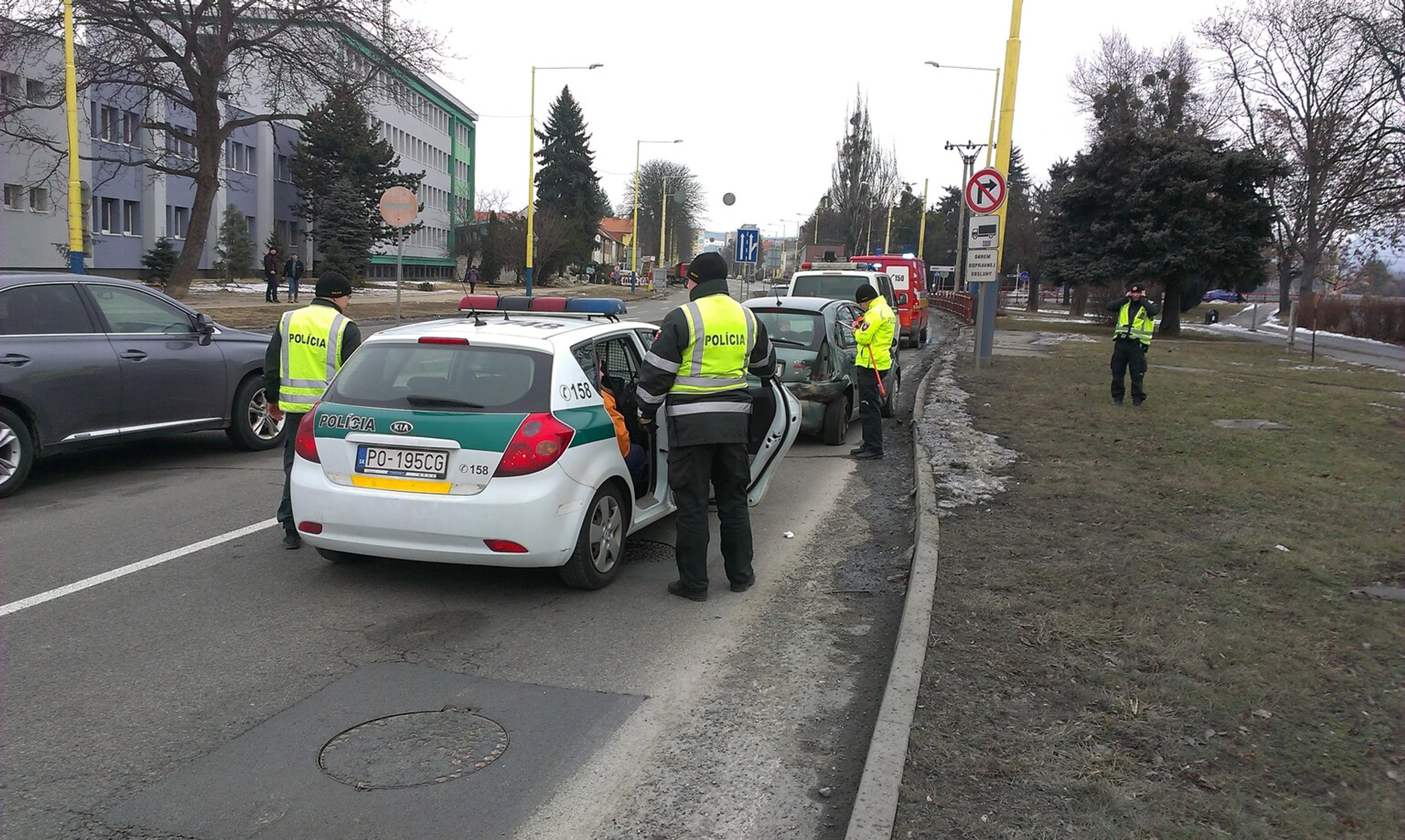 V Prešove sa zrazili dve autá. V jednom sedela opitá dcéra, v druhom jej opitá matka