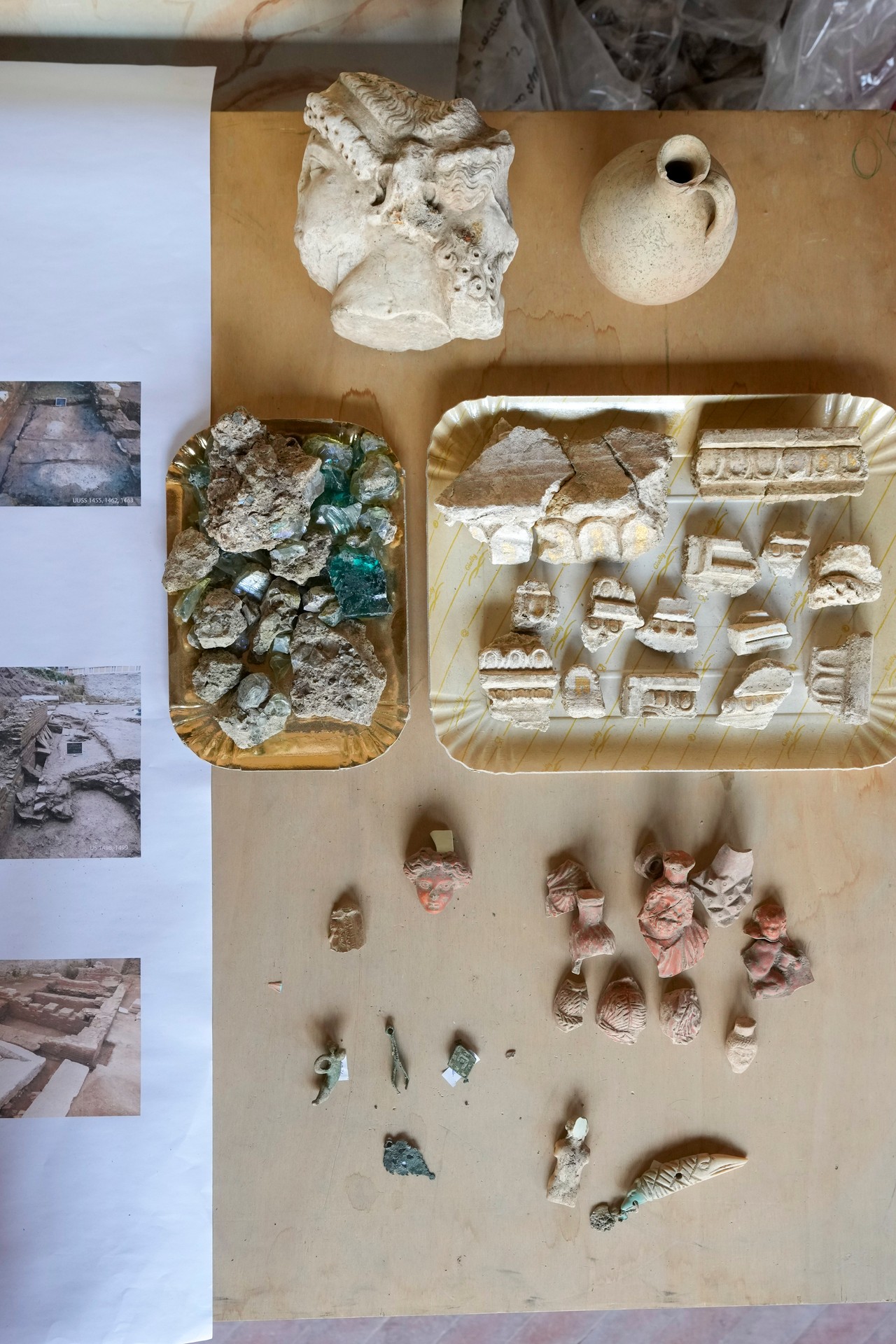 Rímske artefakty z 1. storočia n. l. pochádzajúce z vykopávok Nerovho divadla
