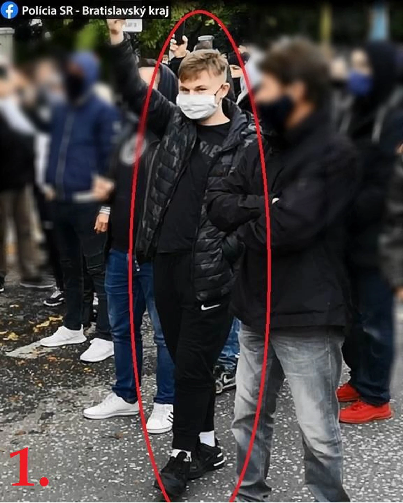 Hľadaný mladý muž z protestu zo 17. októbra.