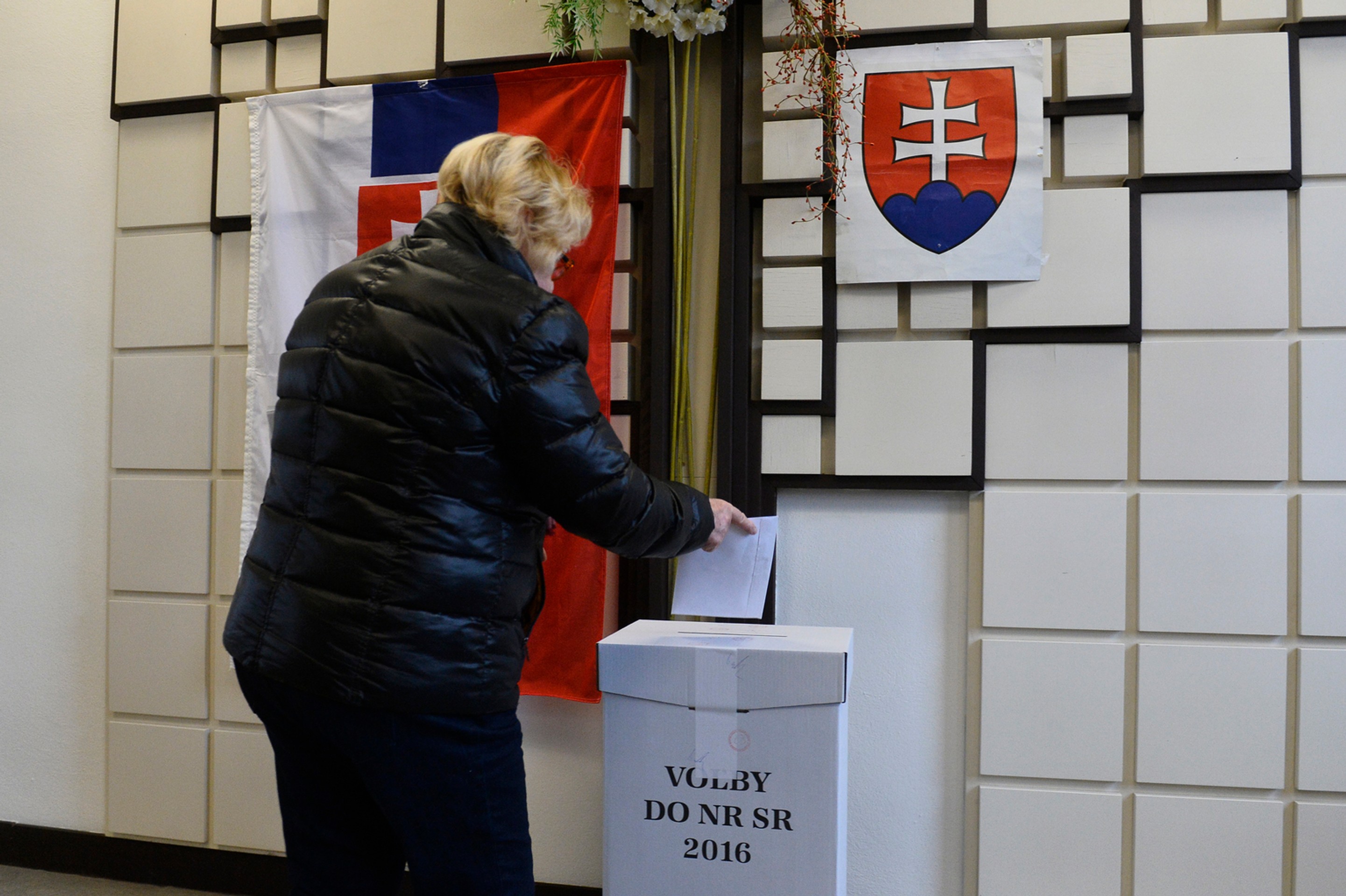 Prví voliči už prišli odovzdať svoj hlas