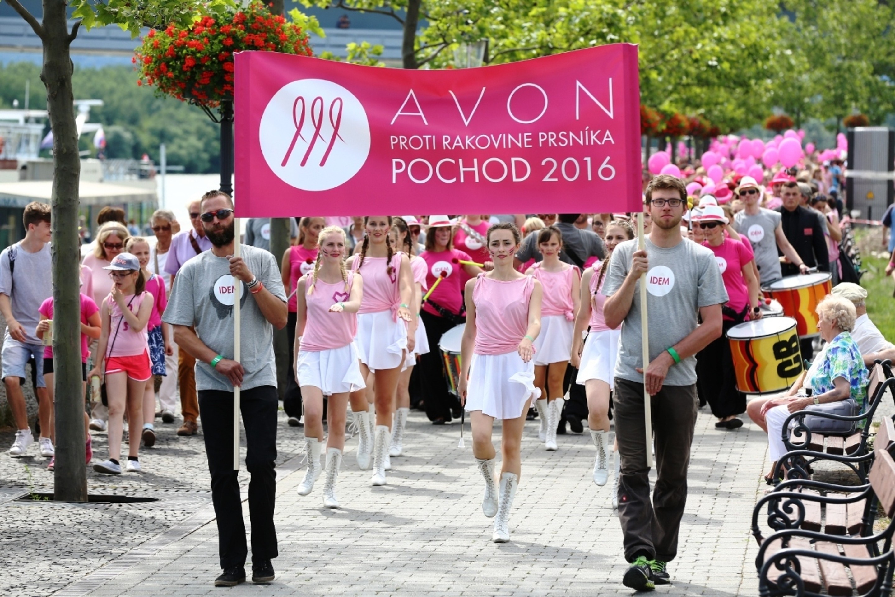 AVON pochod