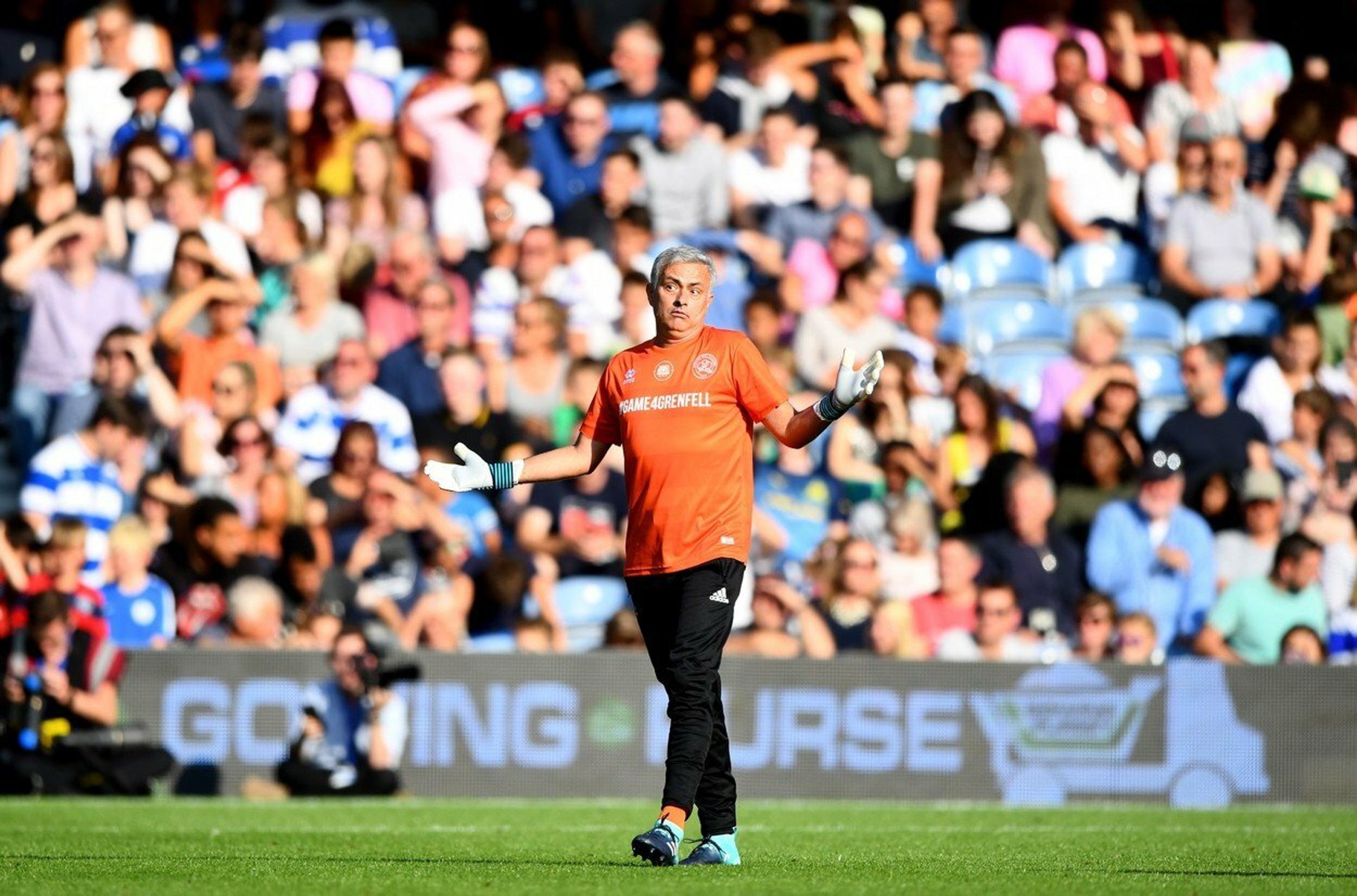 José Mourinho v netradičnej úlohe brankára.