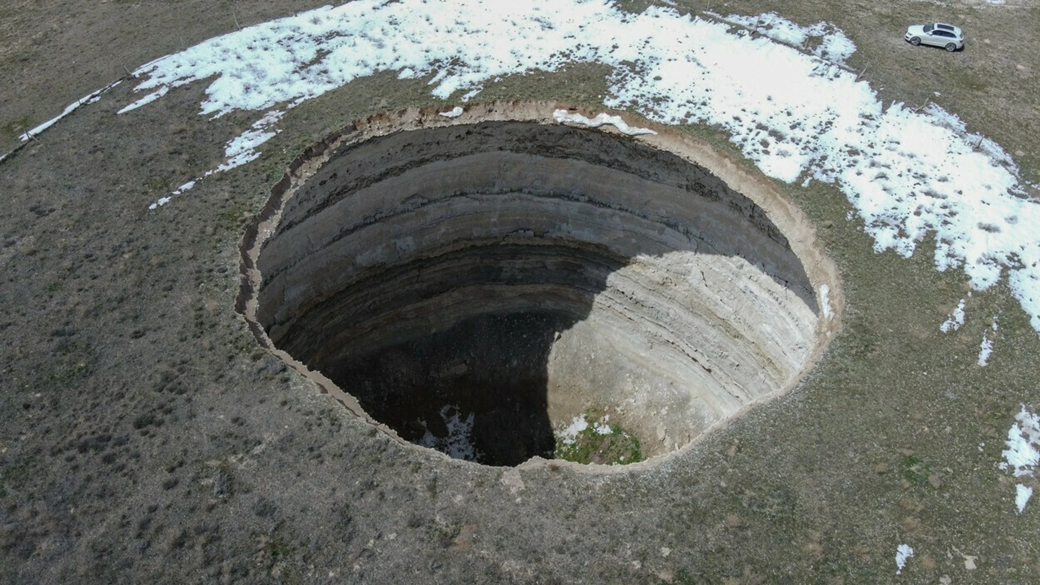 Krasový kráter v Turecku
