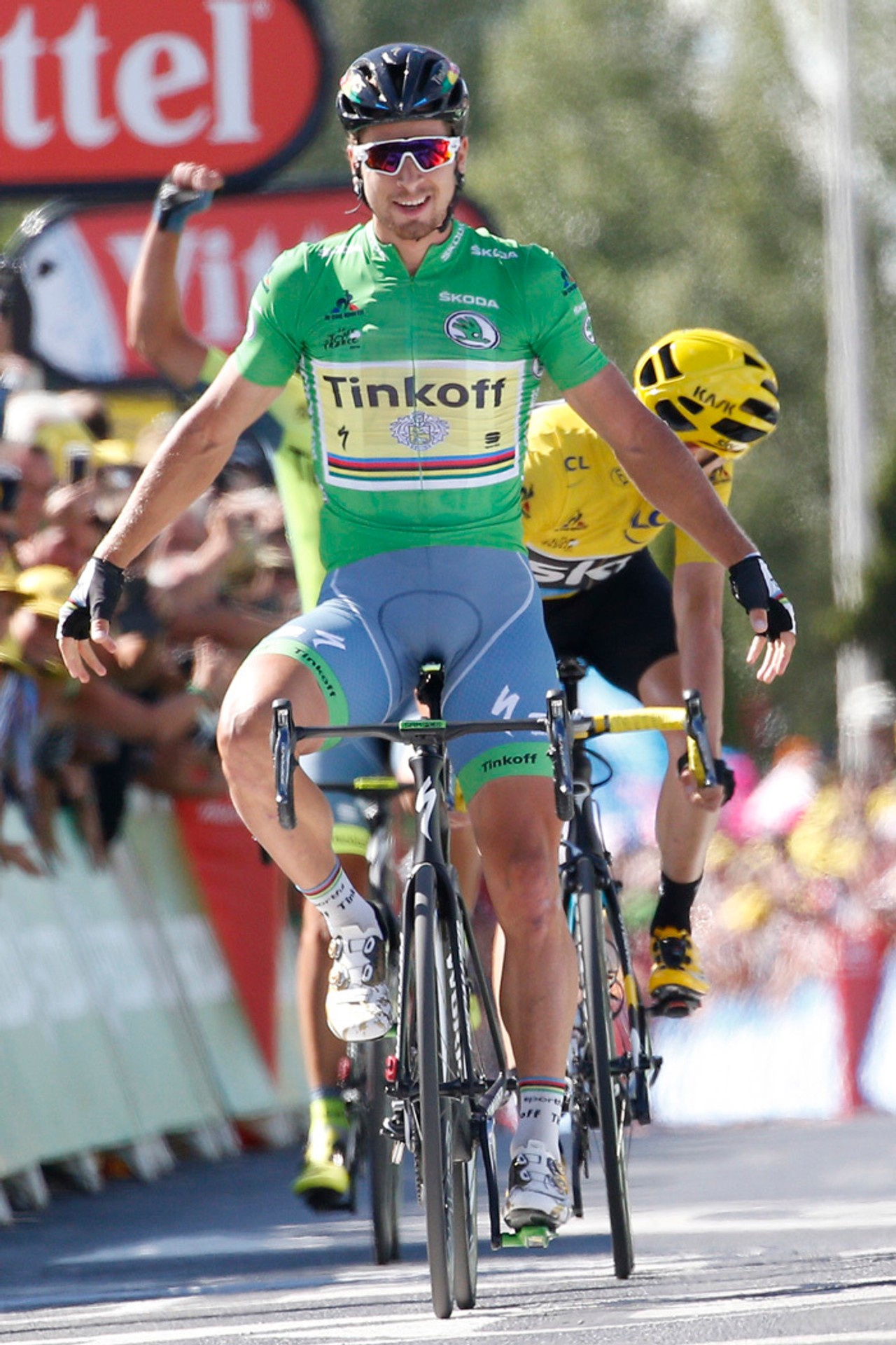 Víťazné gesto Petra Sagana v cieli 11. etapy TdF.