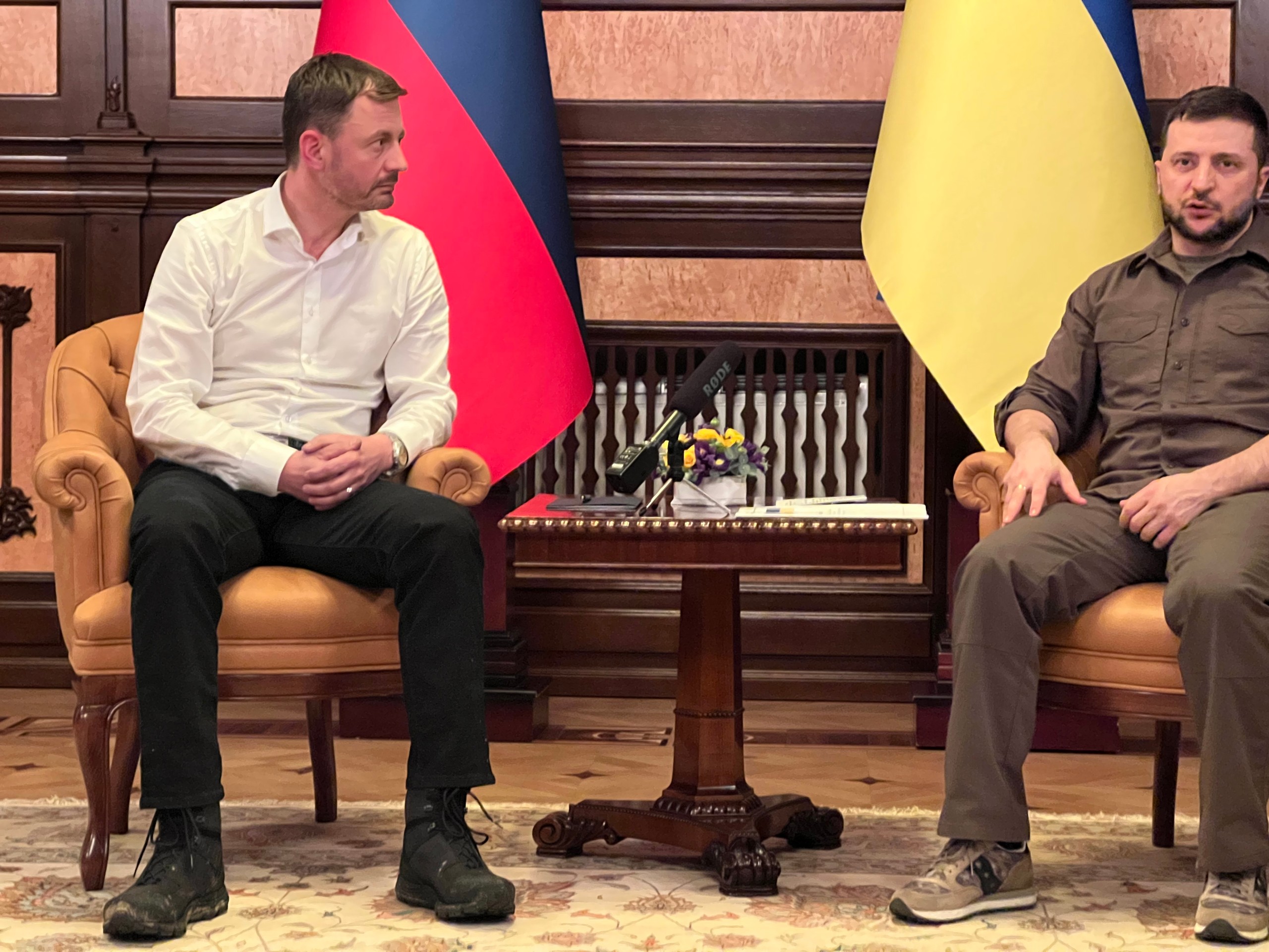 Eduard Heger a Volodymyr Zelenskyj.