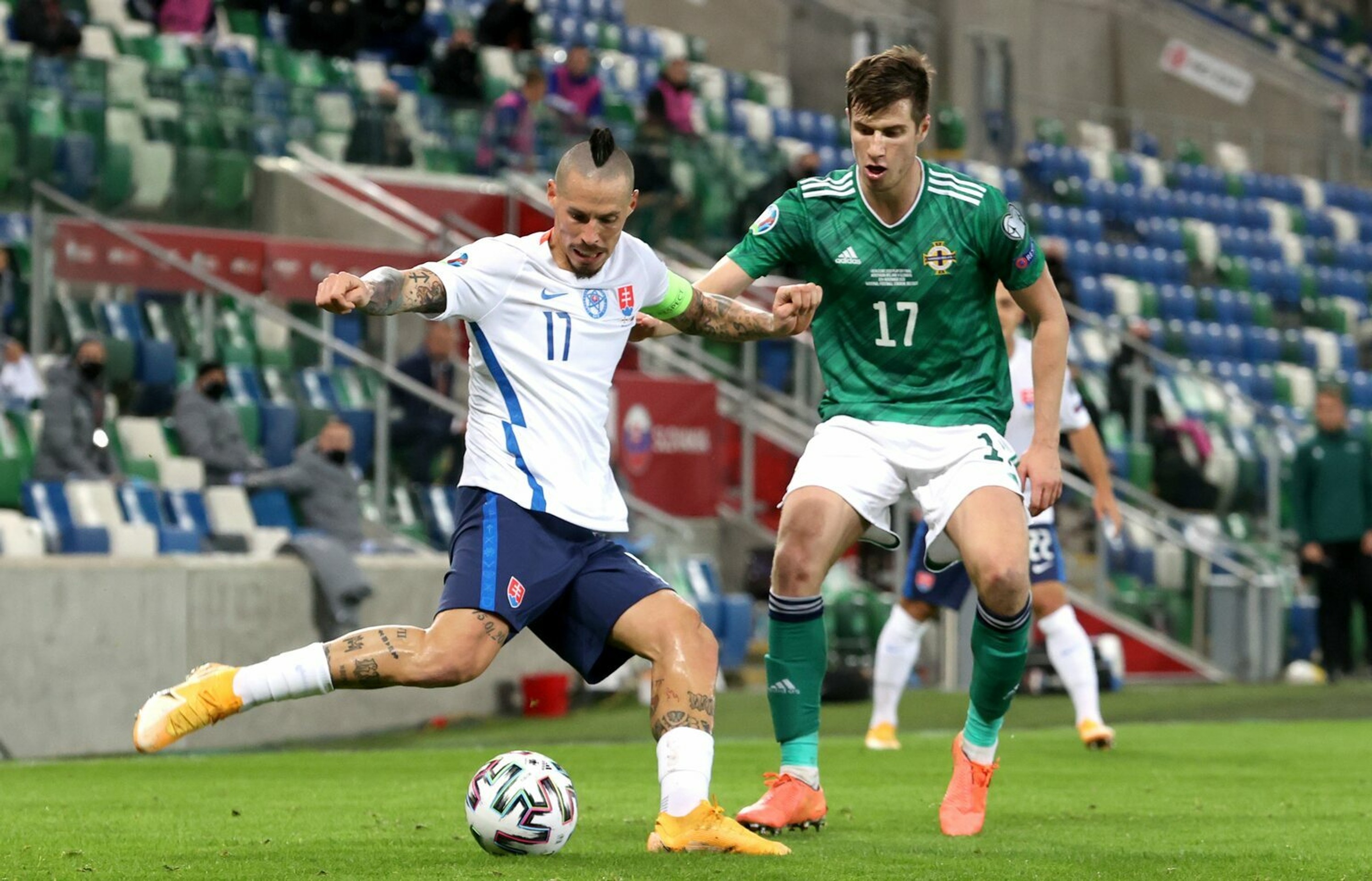 Marek Hamšík vo finále baráže o EURO 2020 na pôde Severného Írska.
