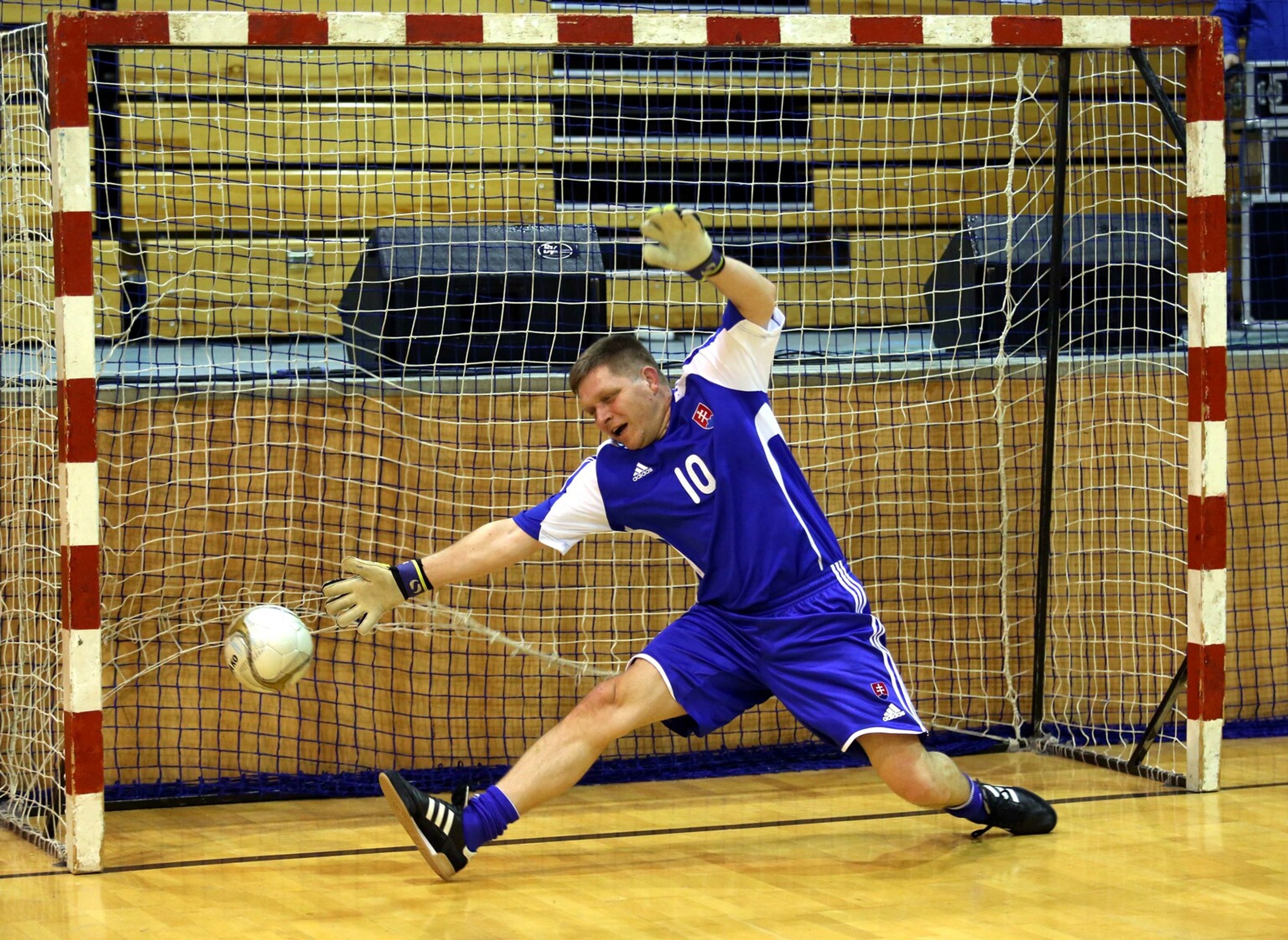 Robert Fico sa zranil na futbalovom zápase
