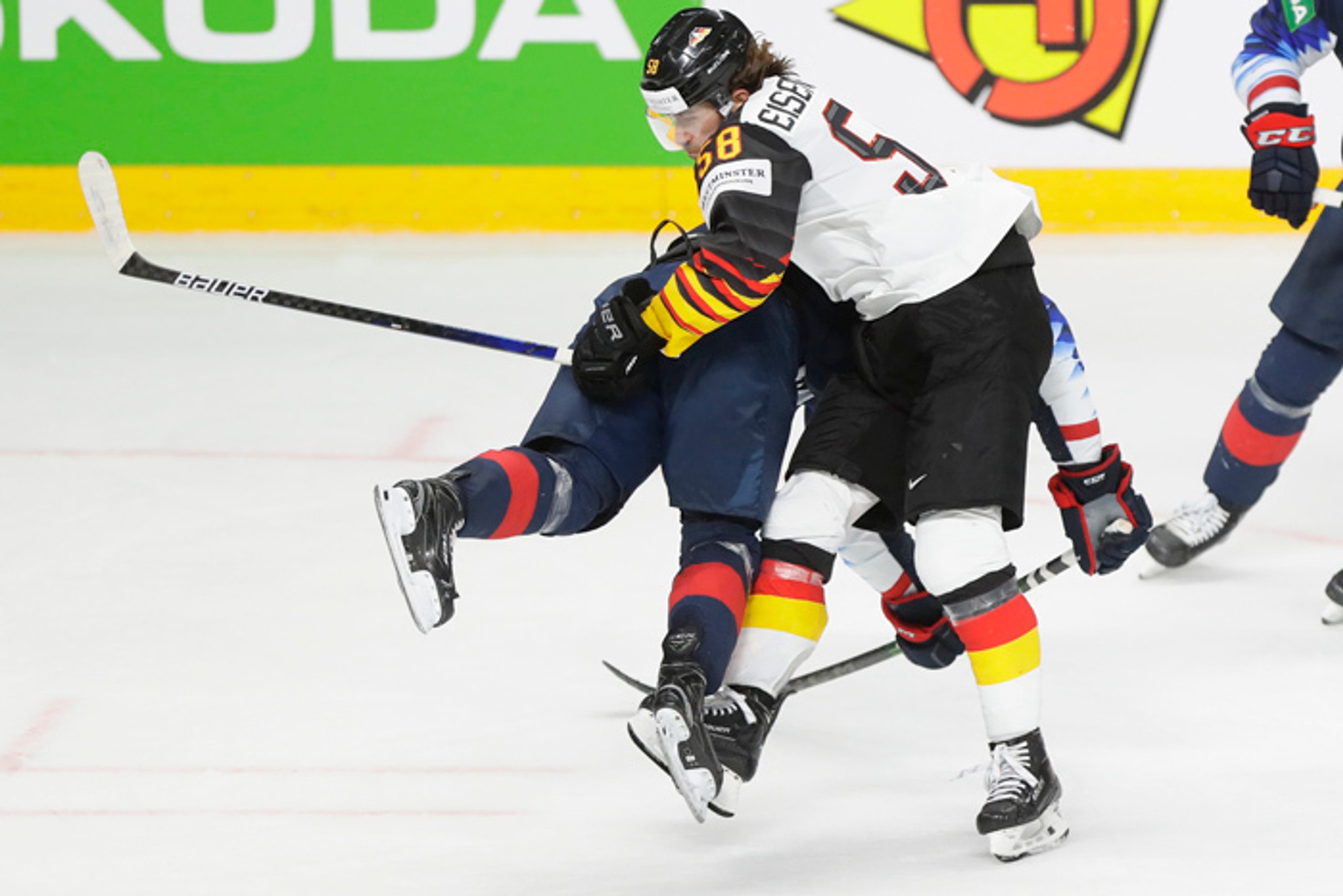 Matt Hellickson (USA) a Markus Eisenschmid (Nemecko).