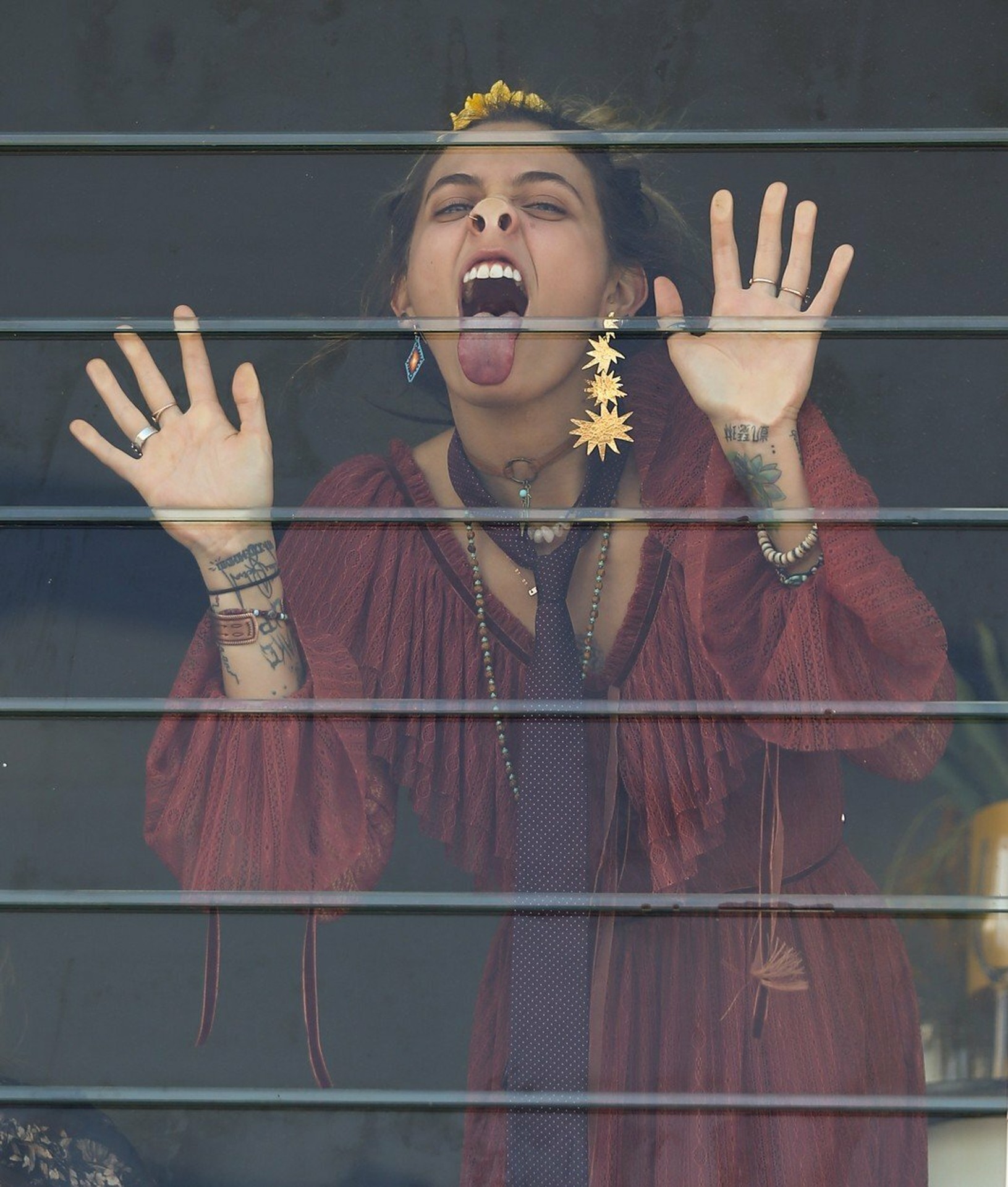 Nekonečná láska: Nie nadarmo sa vraví „Dôveruj, ale preveruj!“ Človek sa tak vyhne sklamaniu a pá kopancom od života...